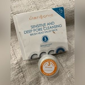New Clarisonic sensitive and deep poor cleaning brush